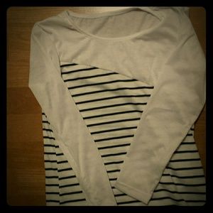 Cute black and white long sleeve top